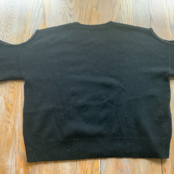 ALEXANDER McQUEEN wool cashmere cold shoulder black sweater/L - Picture 6 of 6